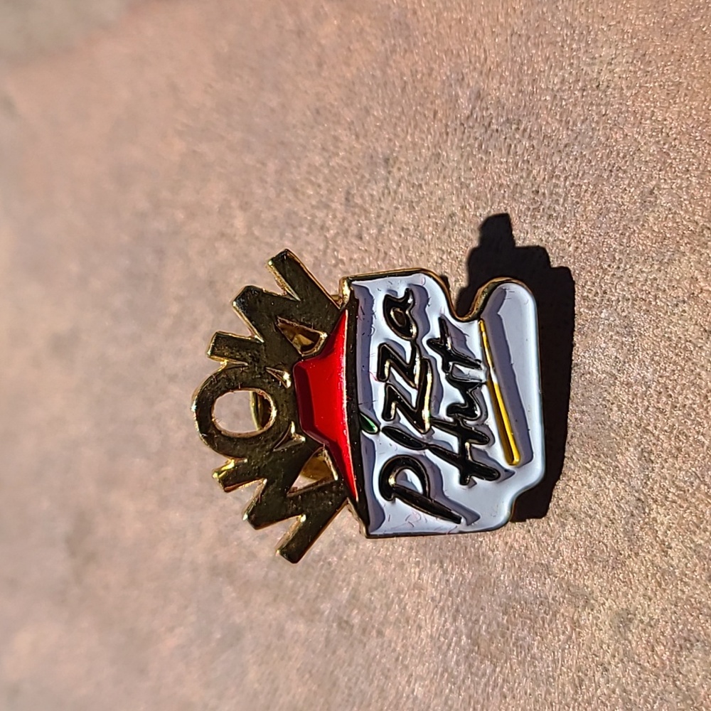 Pizza Hut WOW VINTAGE 90S Y2K Promo Award Lapel Pin 2000's